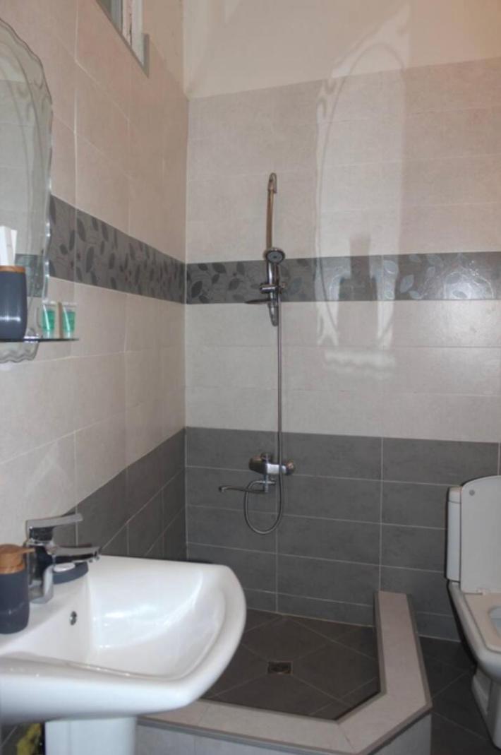 Leila Hotel Tbilisi Eksteriør billede